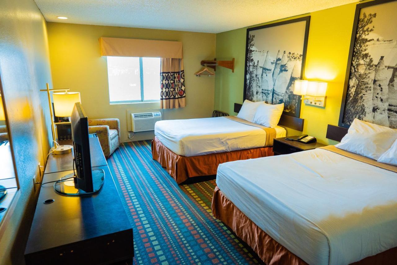 Super 8 By Wyndham Belen Nm Hotel Exterior foto